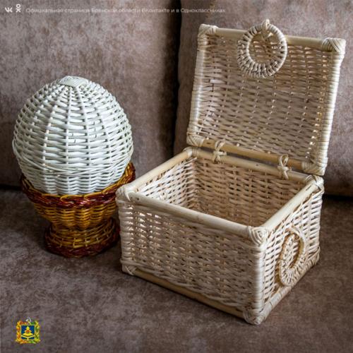 Лоза - это не только корзинка, но и изысканные предметы интерьера. 01