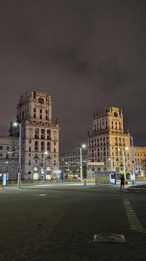 Столица Беларуси, город - герой Минск встретил нас пасмурной погодой, но сразу поразил своим спокойствием, аккуратностью и чистотой. 09 Столица Беларуси, город - герой Минск встретил нас пасмурной погодой, но сразу поразил своим спокойствием, аккуратностью и чистотой. 09