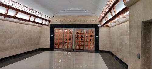 Знаменитая станция Горный Институт. 04