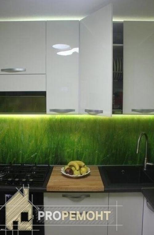 Совсем небольшая кухня. 03