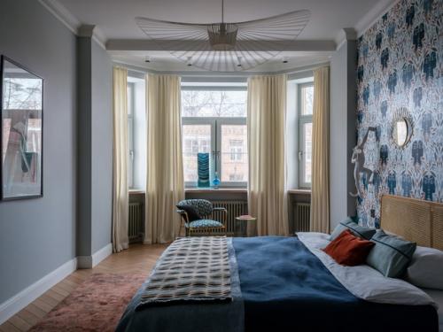 Яркий семейный и дизайнерский дуэт - Ярослав и Елена Алдошины, бюро Aldo&Aldo, - создали в Москве артистичный интерьер для другой яркой семьи. 05