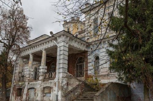 Подъезжая с Запада к Подольску, многие обращают внимание на поселок со странным названием Спортбаза. 03