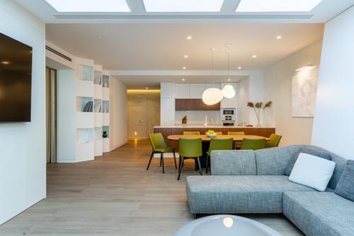 Заказчики из Москвы и очень любят Крым с его природой, колоритом и сочными природными цветами. 04