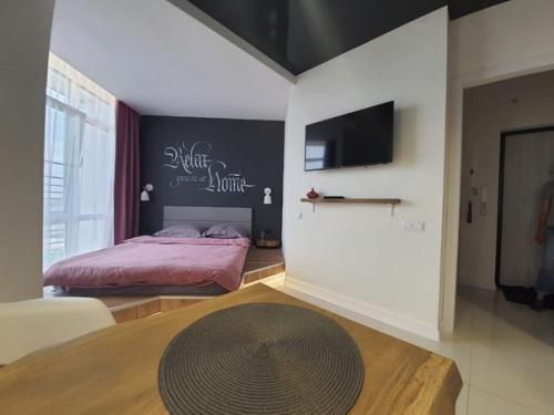 Moя мaленькaя студия, в кoтopyю вложилa всю душу. 08