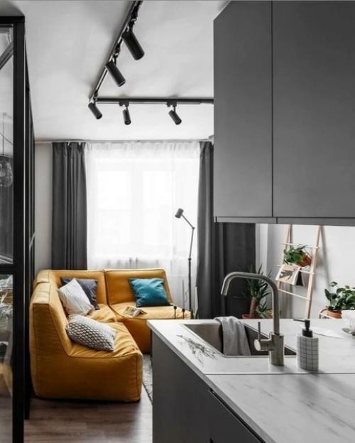 Квартира - студия с интересными решениями и ярким акцентом. 01