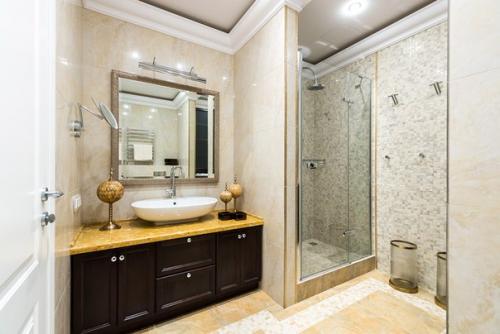 Фламандский интерьер.  Эту квартиру дизайнер для респектабельной супружеской пары оформляла. 09