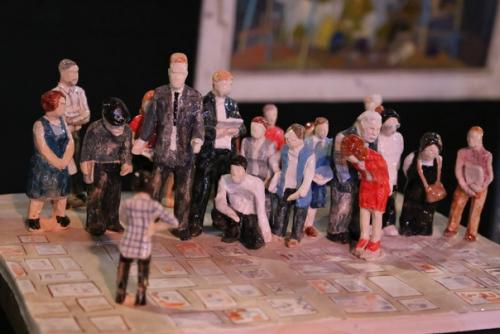 В творческом пространстве Деаятка начала свою работу уникальная выставка авторских работ квартира номер 9. 04