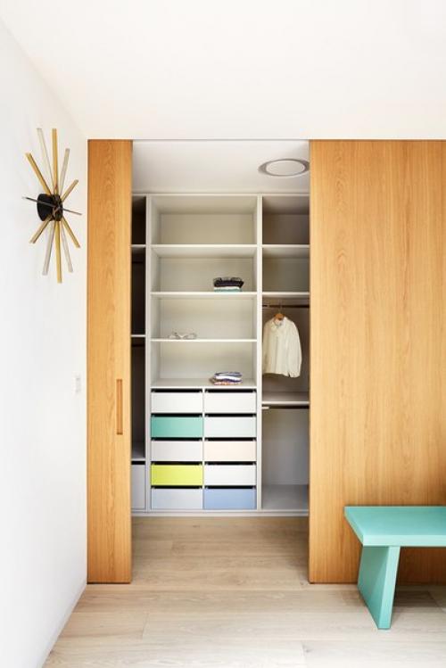 Минималистичное решение интерьера трёхэтажной квартиры в Праге. 04