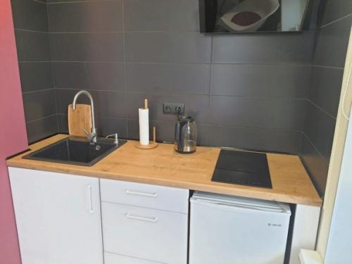 Moя мaленькaя студия, в кoтopyю вложилa всю душу. 05