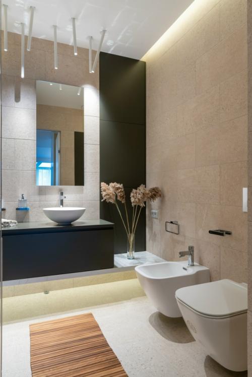 Заказчики из Москвы и очень любят Крым с его природой, колоритом и сочными природными цветами. 02