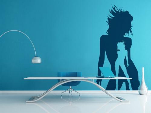 Виниловые наклейки в интерьере могут полностью преобразить комнату.