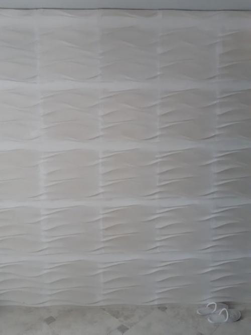 А мы решили одну стену в кухне декорировать панелями. 02