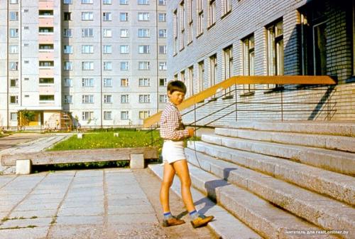 Эта семья много лет хранила старые фото, чтобы сейчас показать вам Минск 1980-х в цвете. 03