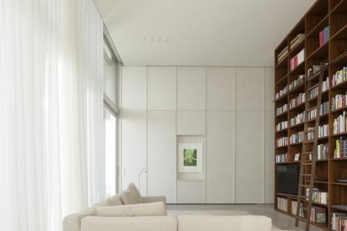 Камень и дерево в интерьере пентхауса в Бельгии. 03