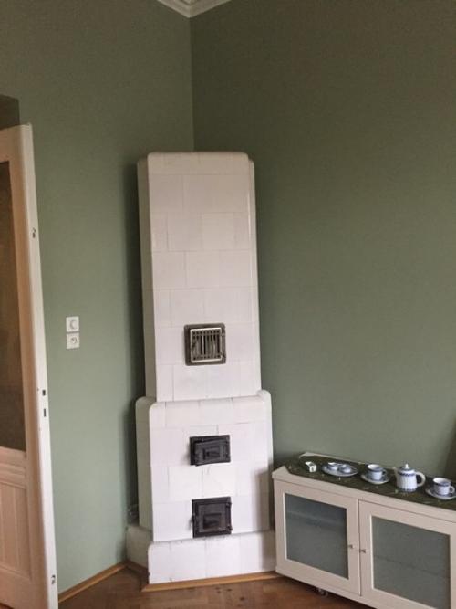 Последние годы в поездках я предпочитаю останавливаться не в бездушных отелях, а снимать исторические квартиры в не менее исторических домах. 01