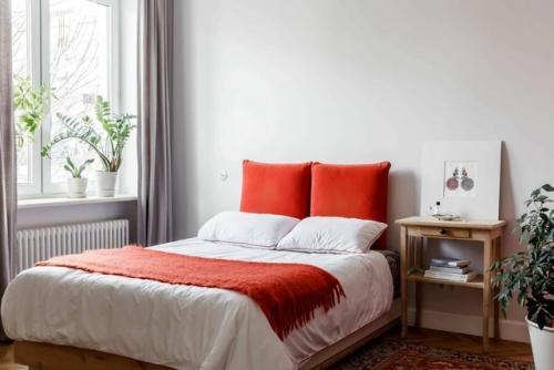 Яркая квартира в Сталинке, которую дизайнер оформила для себя. 06