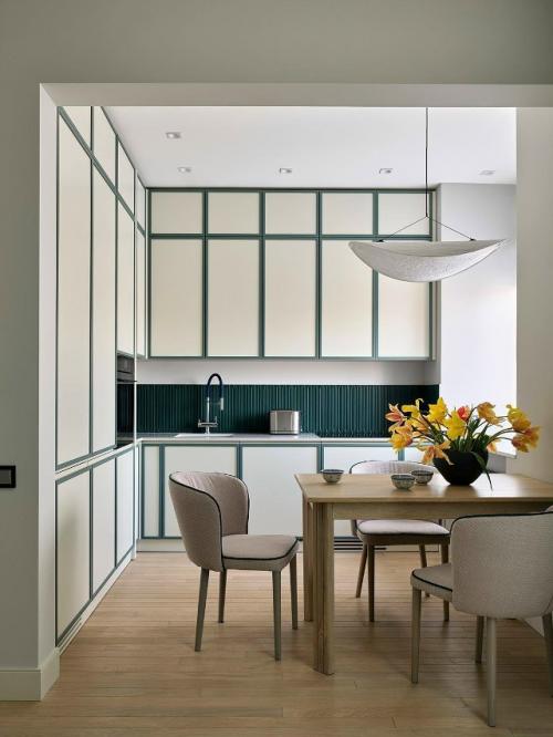 Метафора моря: квартира в московской Сталинке.