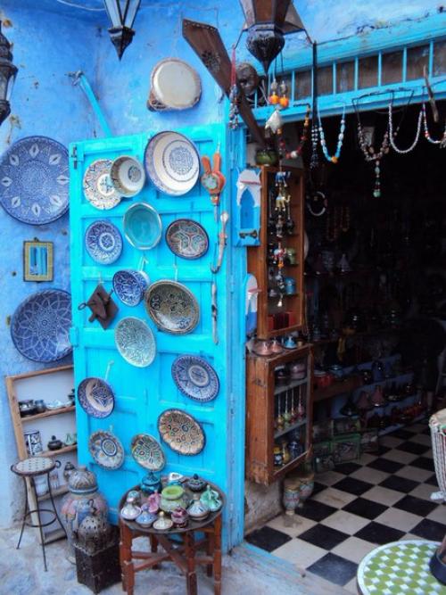 На северо-западе марокко, на склонах рифовых гор расположился небольшой городок шефшауэн. 09