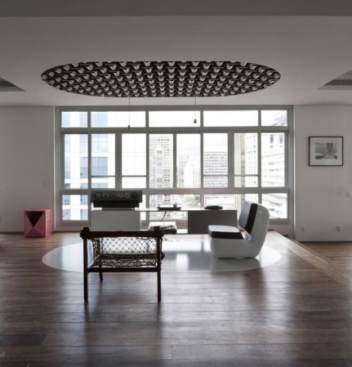 Просторная квартира Paulista в Сан-паулу, Бразилия, выполнена по проекту бразильской студии Triptyque. 03