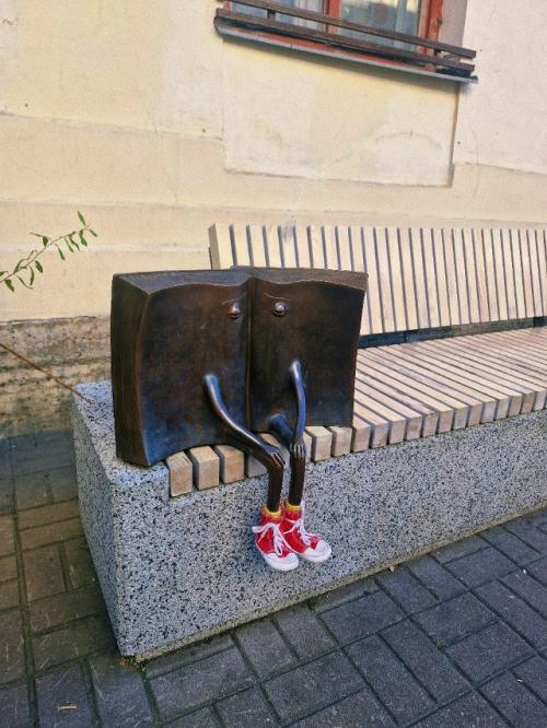 /Музейный день/.  В рамках музейного дня 10 Б класс вместе с классным руководителем, розовой Викторией Сергеевной, посетил музей Анны Ахматовой. 09