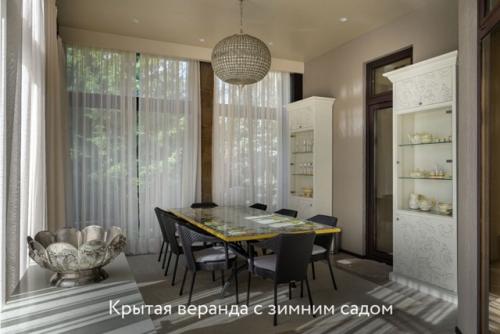 Современный дом с бассейном для приватной жизни. 04