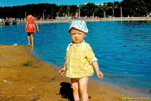 Эта семья много лет хранила старые фото, чтобы сейчас показать вам Минск 1980-х в цвете. 08