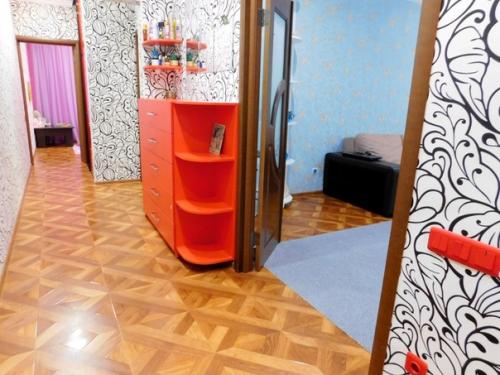 Трехкомнатная квартира с яркими акцентами в интерьере. 05