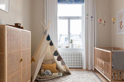 Мягкий, элегантный интерьер светлой квартиры в старом доме в Стокгольме. 05