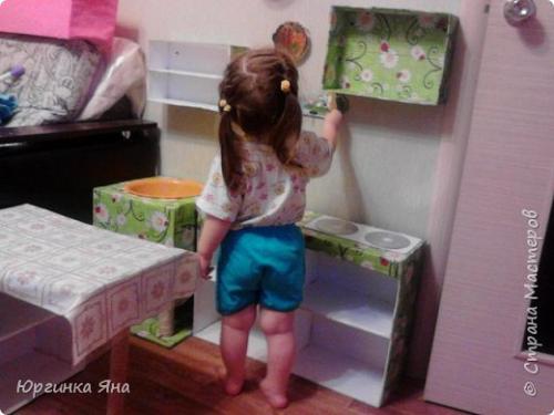 Детская кухня из картонных коробок. 07