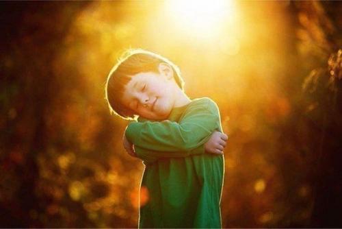 Самых дорогих нам людей мы постоянно с собой носим. 01