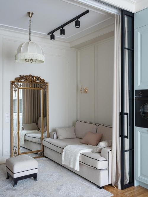 Эта квартира принадлежит молодой девушке, которая владеет несколькими магазинами одежды. 01