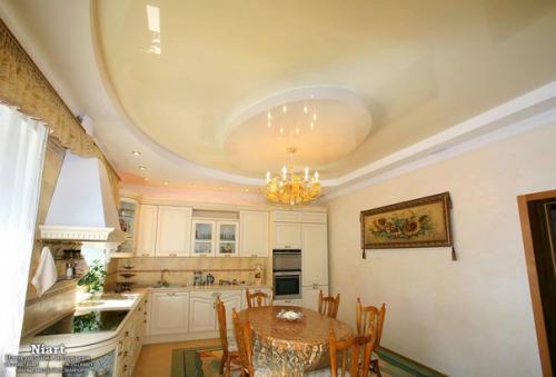 Натяжной потолок на кухне: варианты, плюсы и минусы, дизайн. 07