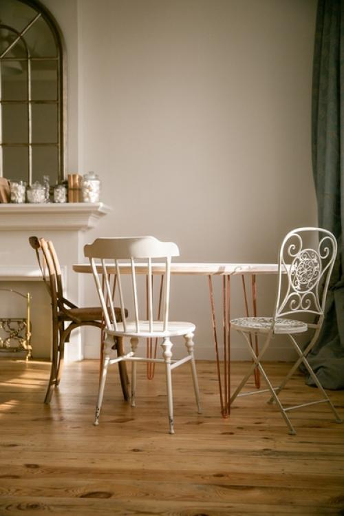 Новогодний интерьер зала своим стилем напоминает скандинавскую гостиную. 02