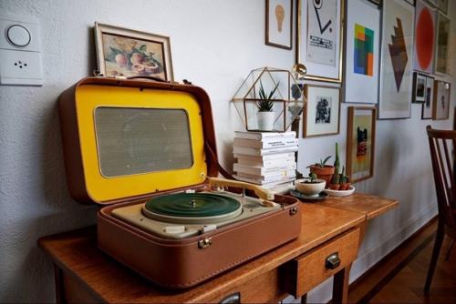 Любовь к хорошим книгам сильна в нас не меньше, чем любовь к красивым интерьерам! 03