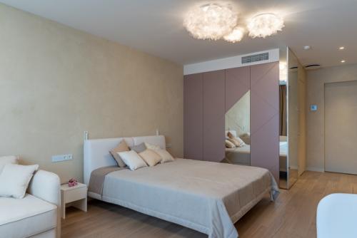 Заказчики из Москвы и очень любят Крым с его природой, колоритом и сочными природными цветами. 03