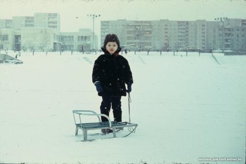 Эта семья много лет хранила старые фото, чтобы сейчас показать вам Минск 1980-х в цвете. 06