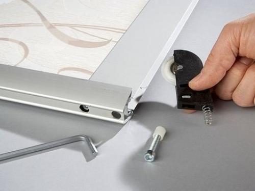 Три в одном: платяной шкаф, книжный шкаф и диван - кровать. 02