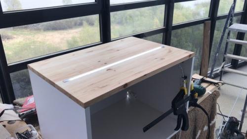 Вот такая самодельная кухня от нашего подписчика. 01