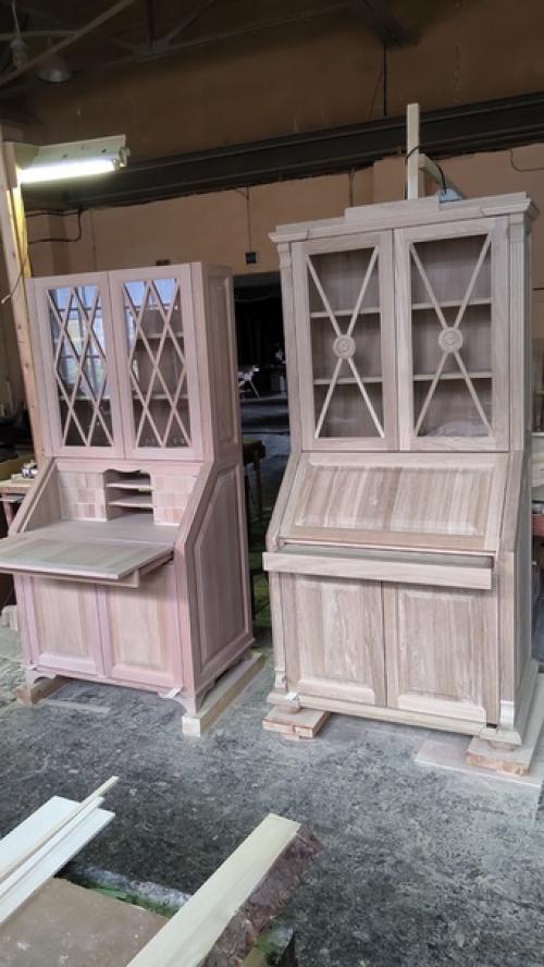 Секретеры Excelsior от ФабрикиKrasnoderevshchik 1693. 09