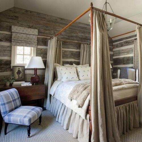 Деревянный дом среди лесной местности штата теннеси, выглядит так, будто он был здесь с незапамятных времен. 06