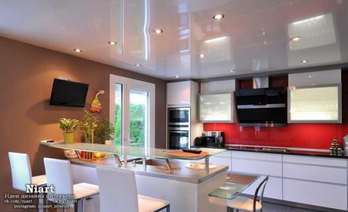 Натяжной потолок на кухне: варианты, плюсы и минусы, дизайн. 03