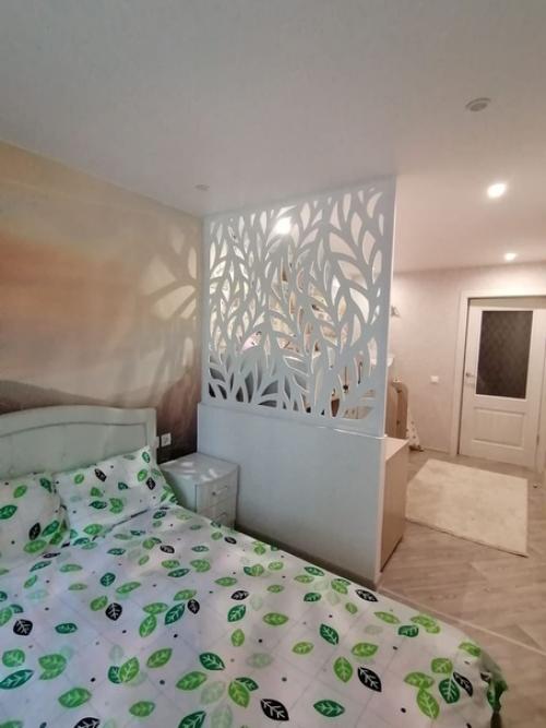 Вот такое решение для семьи из трёх человек в однокомнатной квартире. 04