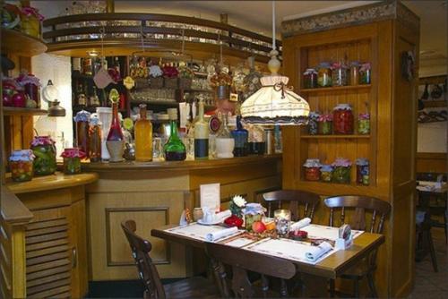 Кафе и рестораны, где обитают животные. 03