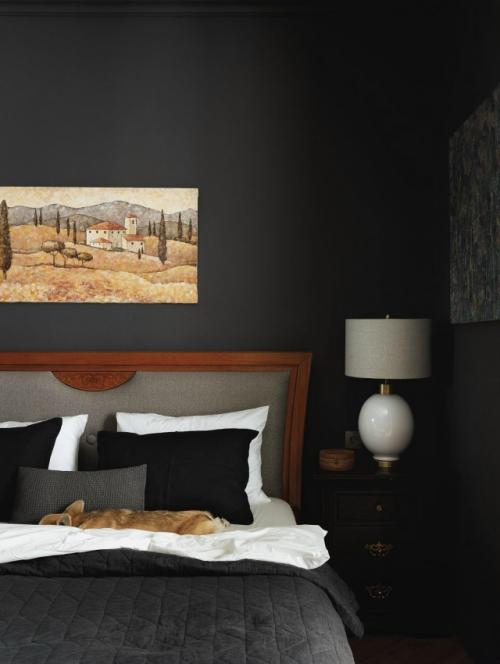 Очень атмосферный проект, где интерьер стал не просто фоном, а продолжением семейной истории. 06