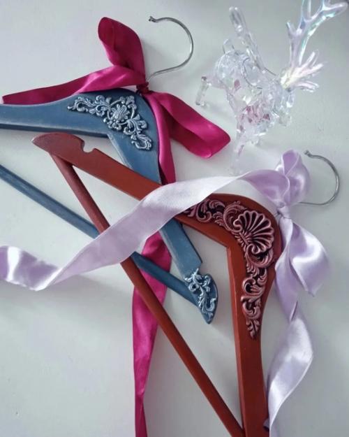 В честь праздника День Учителя мы хотим познакомить вас с творчеством нашей односельчанки Сёминой Ольги Викторовны. 06