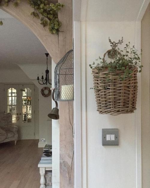 Как вы к комнатным растениям в интерьере относитесь? 04