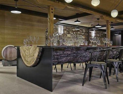 Мы продолжаем знакомиться с опытом решения интересных дизайн - задач ведущими мировыми агентствами. 03