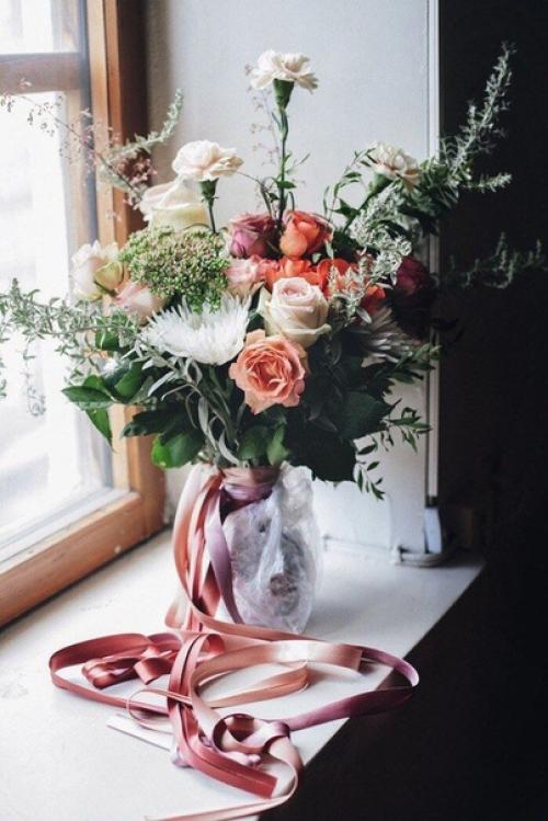 Цветы помогут украсить любой интерьер, только выбирайте их в соответствии со стилем вашей квартиры или дома. 03