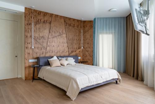 Заказчики из Москвы и очень любят Крым с его природой, колоритом и сочными природными цветами. 05