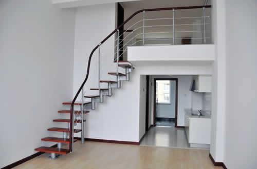 Лестница на второй этаж частного дома. 04 Лестница на второй этаж частного дома. 04